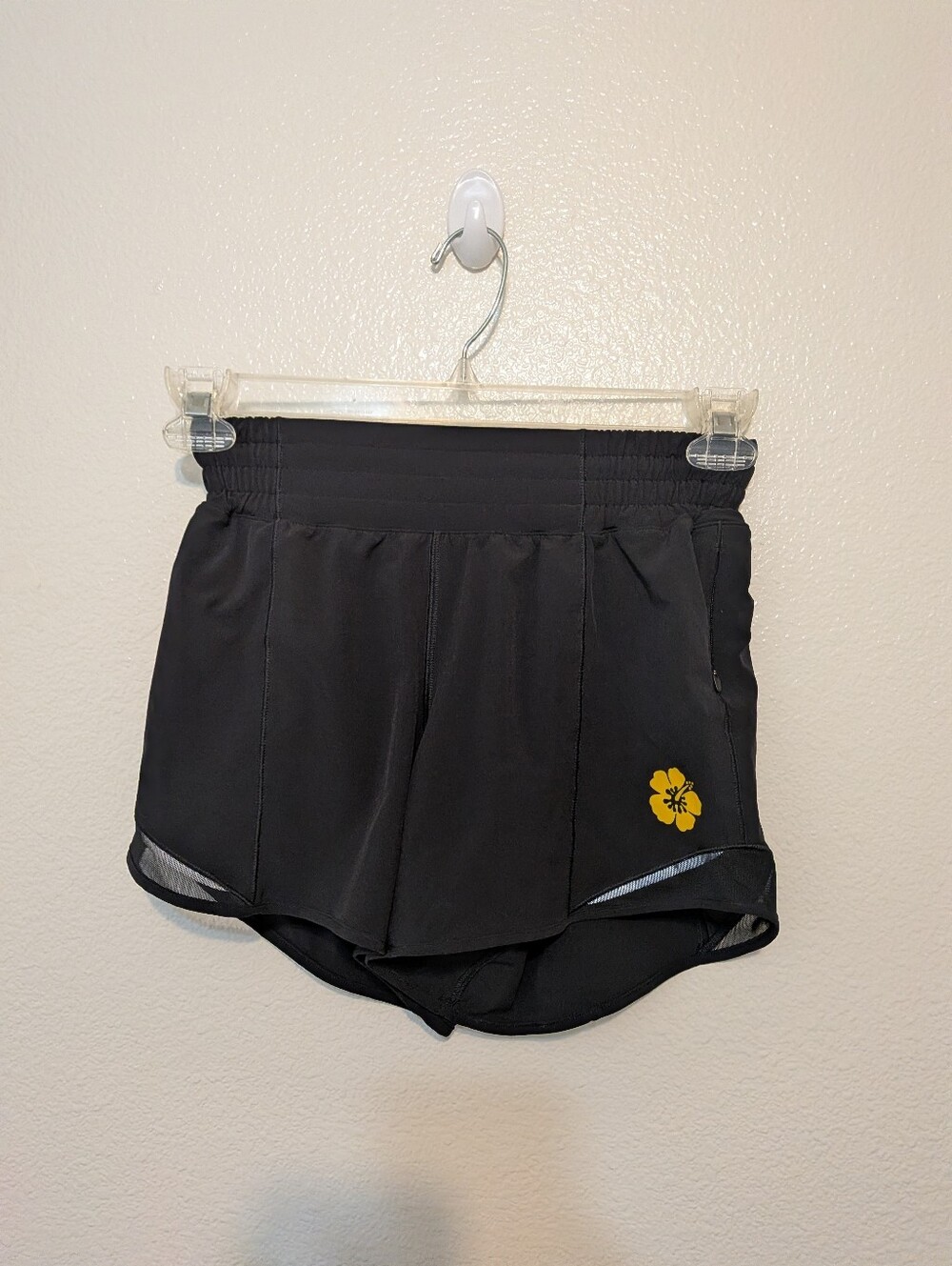 Lululemon shorts hotty hot 4